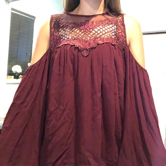 Taylor & Sage cold shoulders blouse - Picture 4 of 6